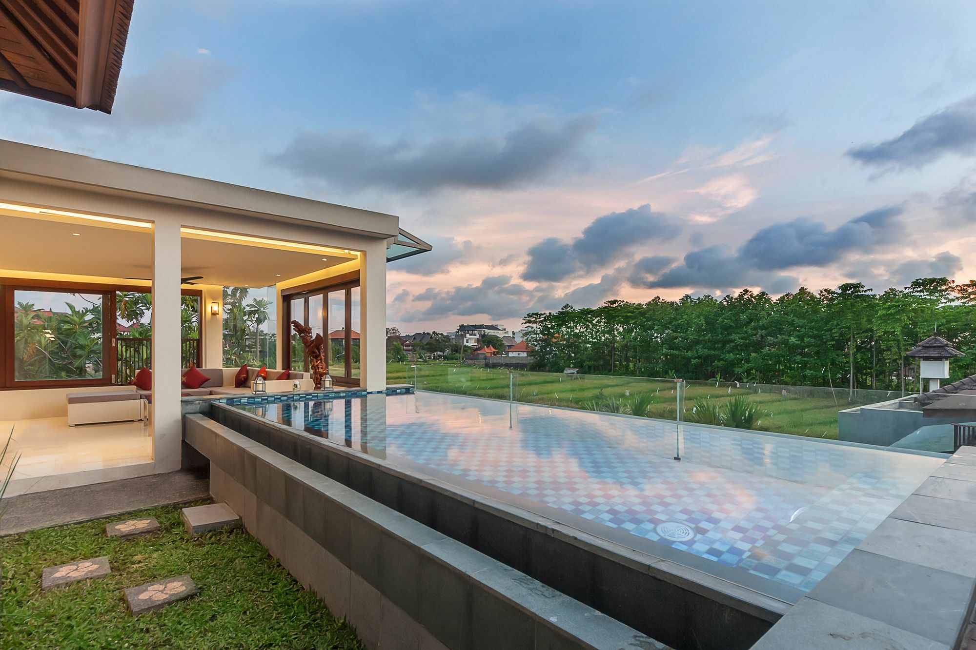 Mokko Bali Seminyak (Bali)